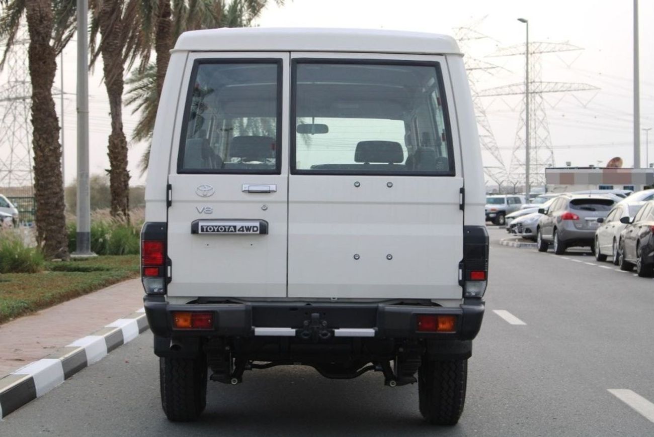 Toyota Land Cruiser 70 TOYOTA LANDCRUISER 78 4.5L V8 DIESEL 9 SEATER TROOP CARRIER MANUAL