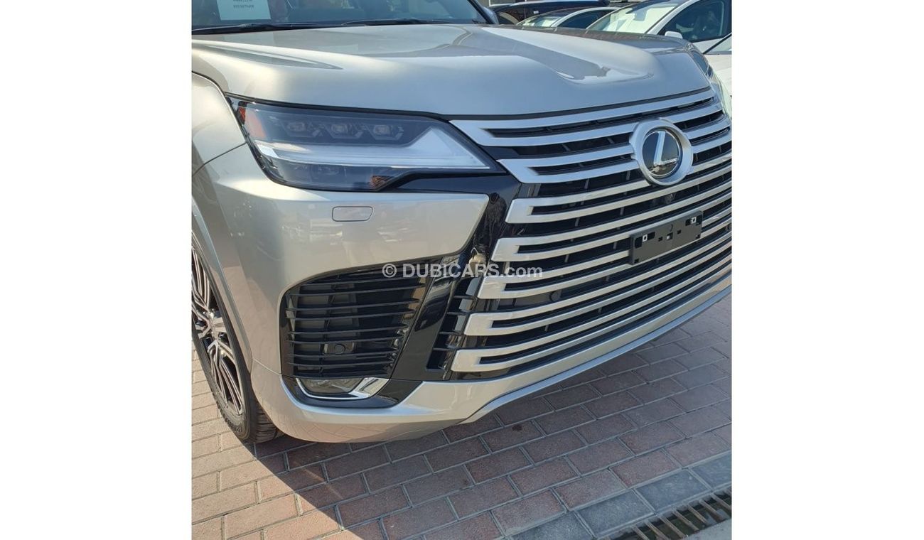 Lexus LX 600 SIGNATURE