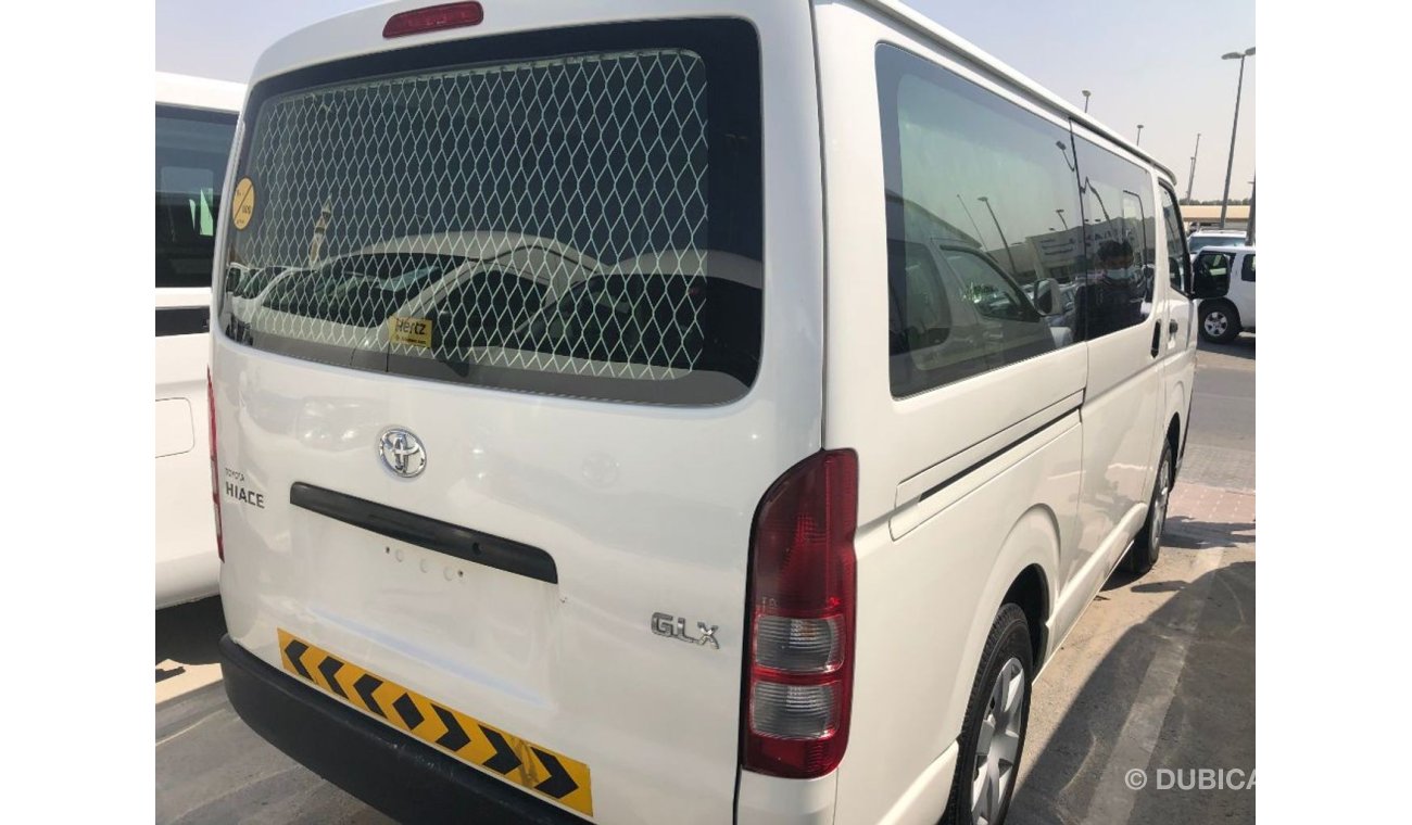 تويوتا هاياس Toyota Hiace van 6 seater,model:2015.Free of accident