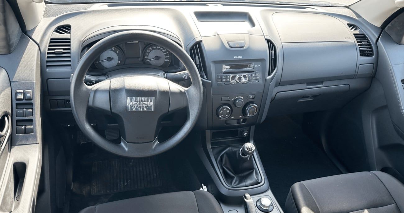 إيسوزو D ماكس STD ISUZU/D-MAX/ISDM3 2.5L Diesel DC 4X4 PWR, Alloy Wheel, MT, Mid