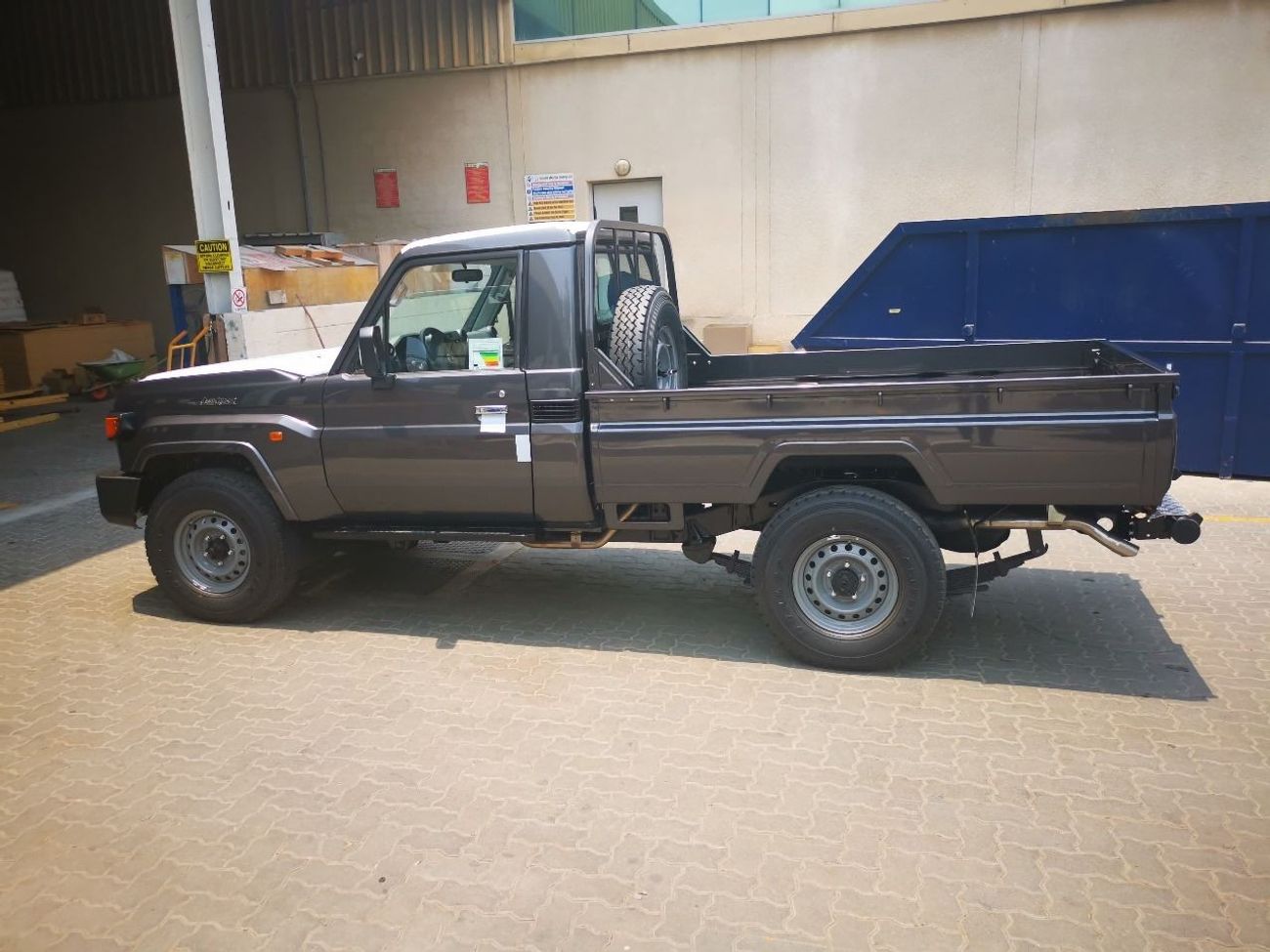 تويوتا لاند كروزر بيك آب 79 SC 4.0L PETROL AUTOMATIC TRANSMISSION ( FOR RE-EXPORT OUTSIDE GCC COUNTRIES ONLY