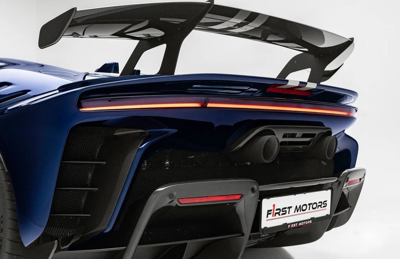 فيراري SF90 سبيدر 4.0L Twin-Turbocharged V8 + 3 Electric Motors