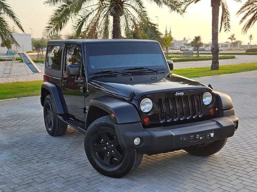 Jeep Wrangler Sport GCC Specs 2 Door V6 Very Neat And Clean With Low KM