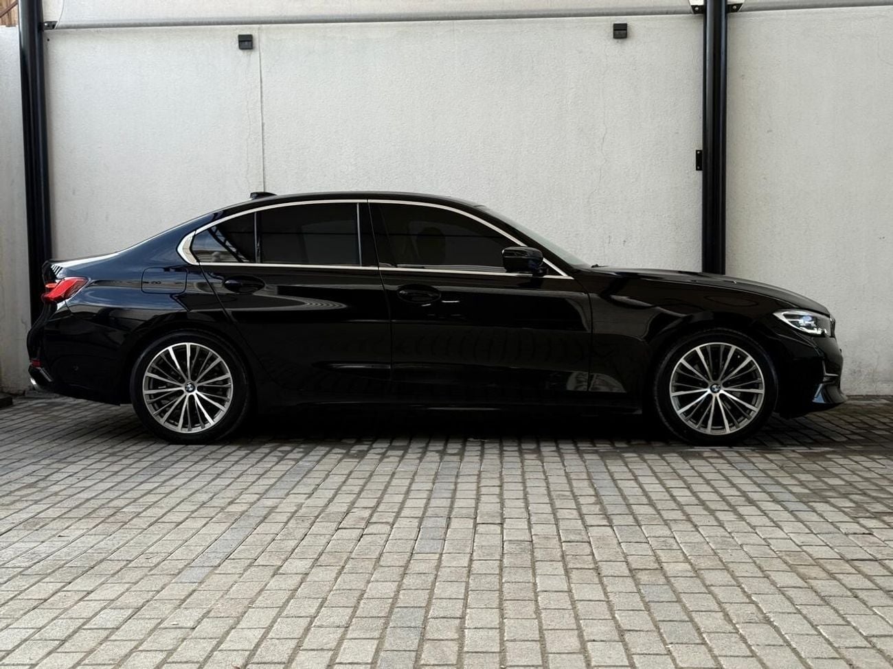 بي أم دبليو 320 Exclusive 2.0L