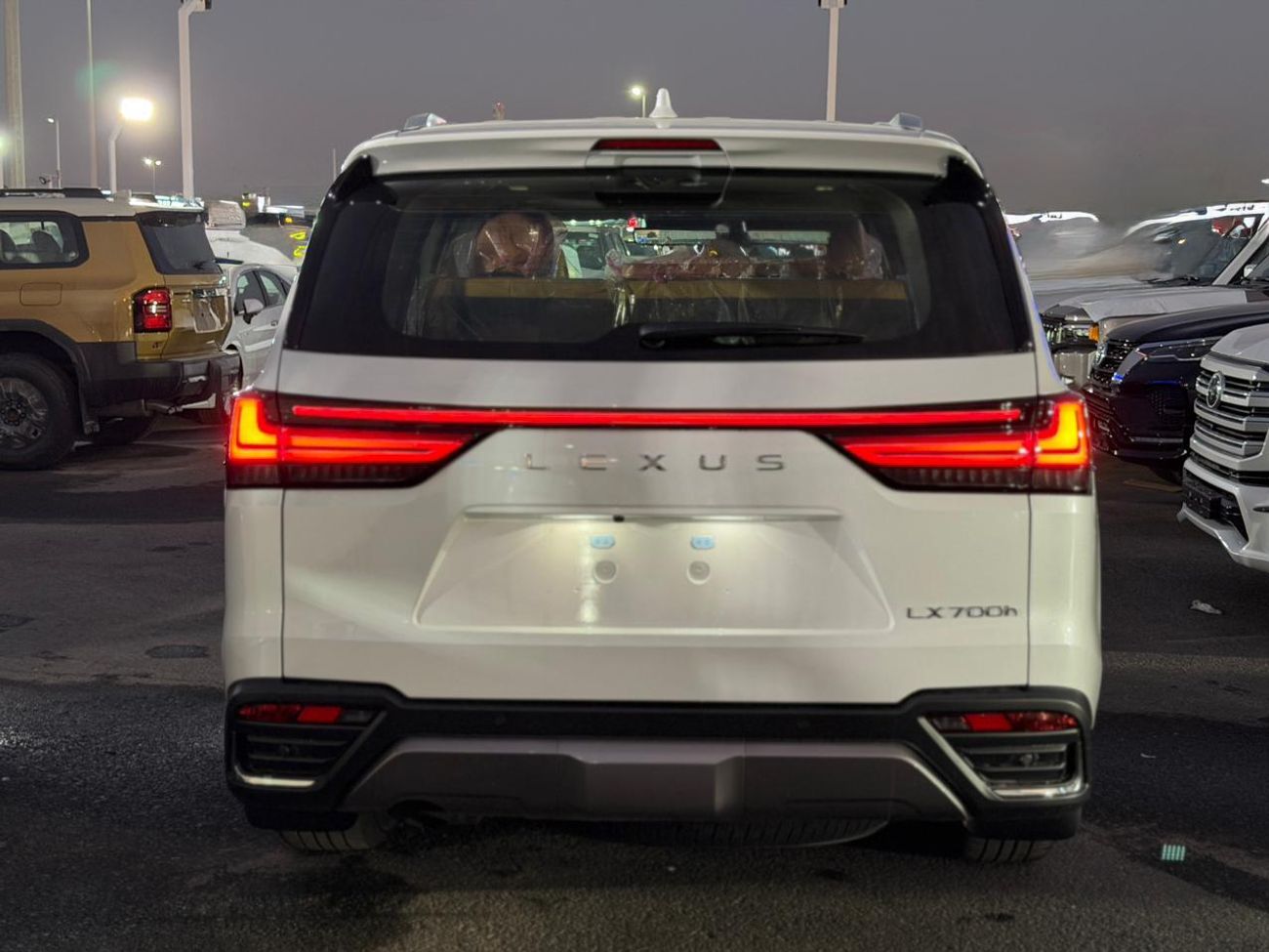 لكزس LX 700h 3.5L HYBRID URBAN 7 SEATER AUTOMATIC TRANSMISSION