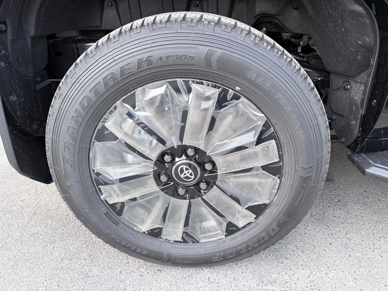 تويوتا برادو Toyota Prado Luxury 2.4L 2026 With Panoramic Sunroof Black Petrol (Export Only)