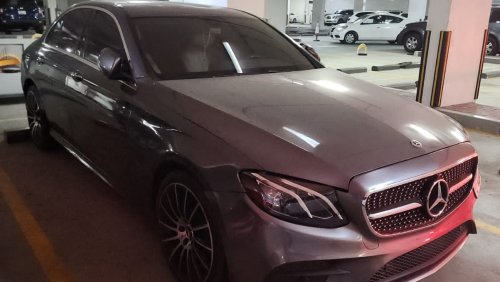 مرسيدس بنز E300 US Specs Luxury Sedan