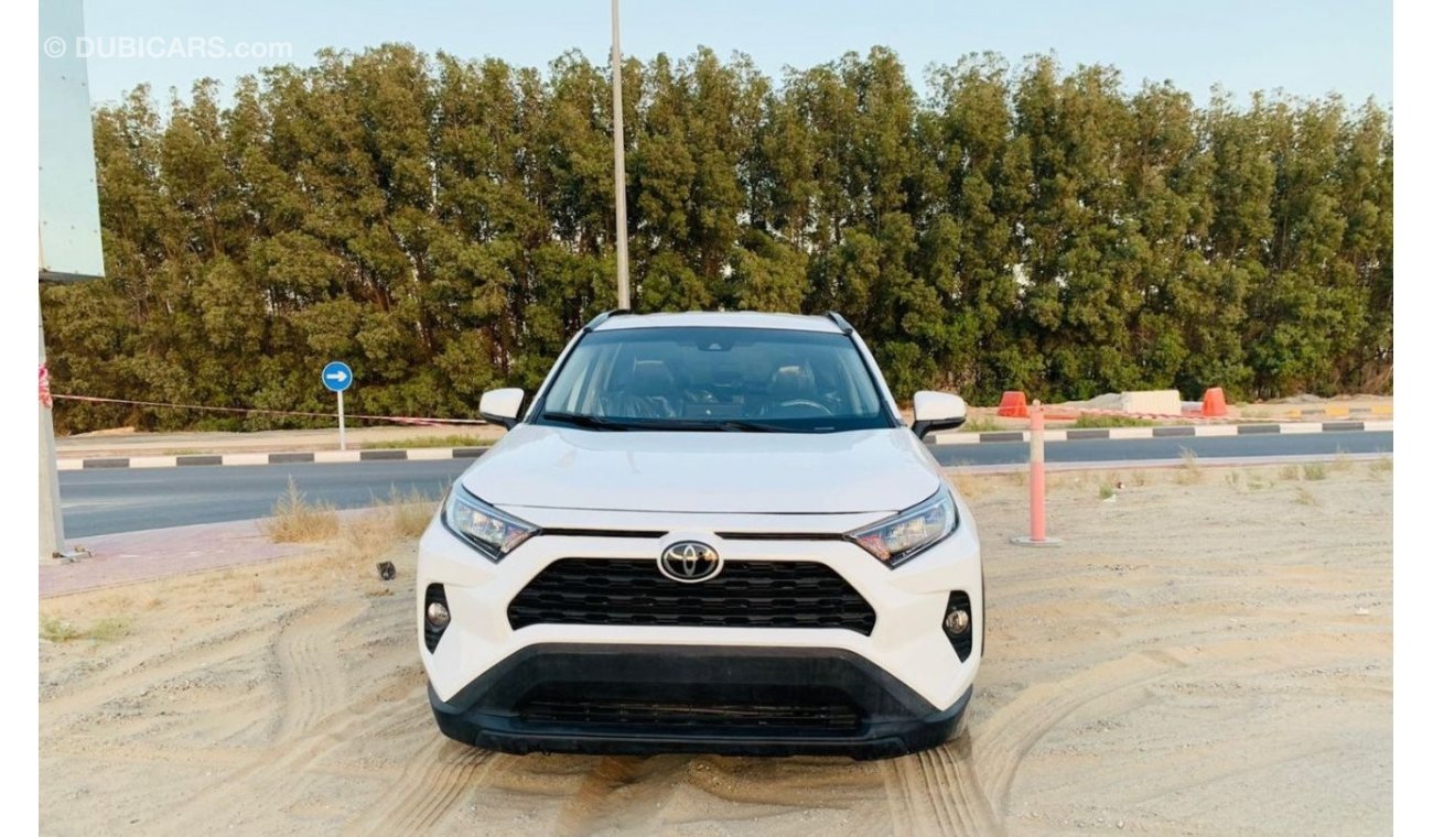 Toyota RAV4 LE