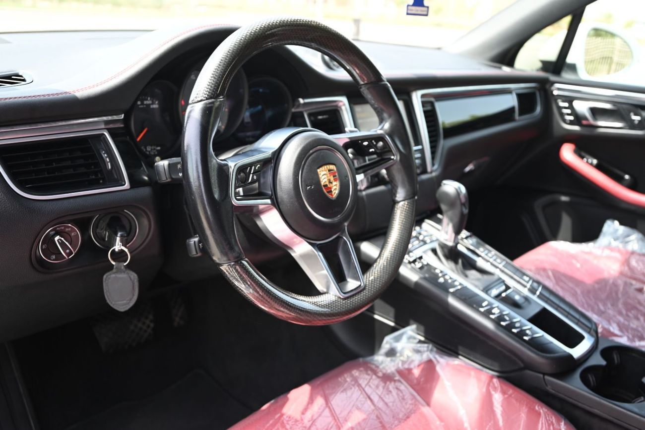 Porsche Macan S 2.9L (375 HP) BEST DEAL 0% DP - AGENCY MAINTAINED - PORSCHE MACAN S WITH PANORAMIC ROOF - RED INTE