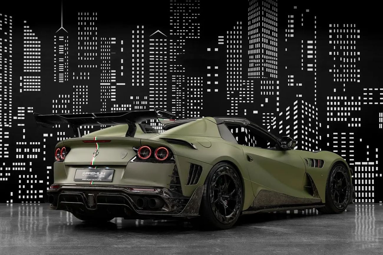 فيراري 812 GTS