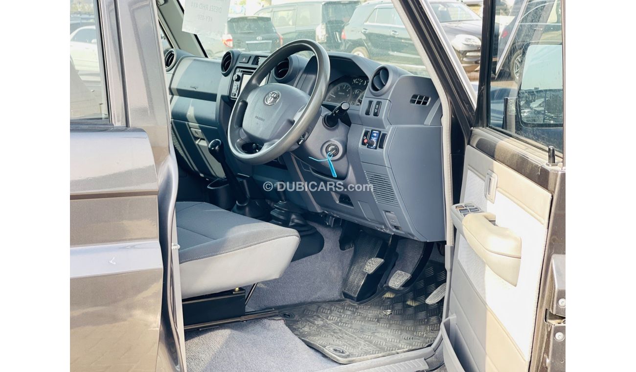 Toyota Land Cruiser Pick Up Toyota Landcruiser double cabin pick up model 2017 Diesel engine color gray  car very good and clean