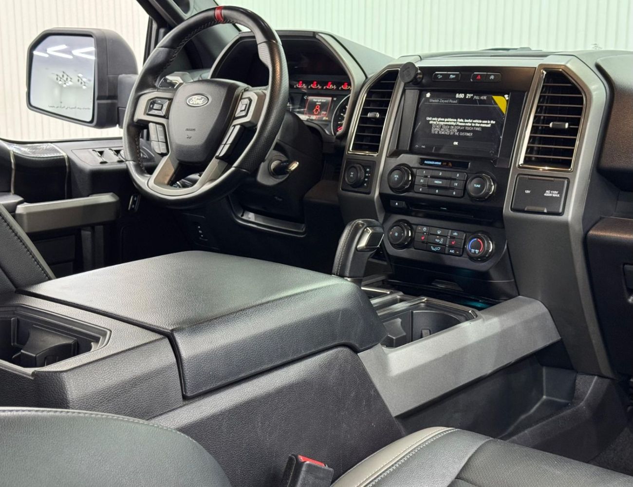 Ford F 150 Raptor 2017 Ford F-150 Raptor SuperCrew 5.5 Box, Agency Warranty Till 2027, Full Service History, GCC