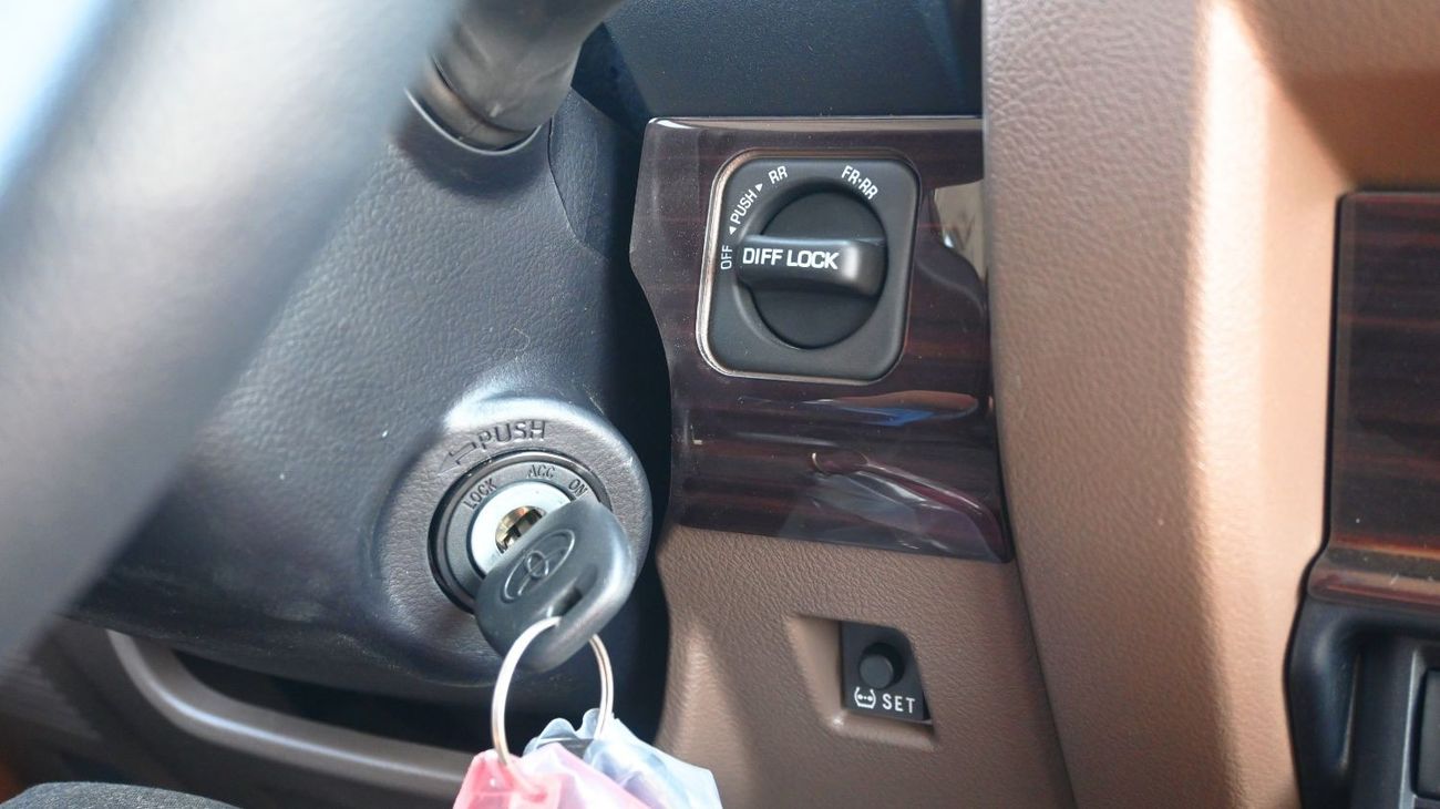 تويوتا لاند كروزر بيك آب Toyota Land Cruiser LC79 2024