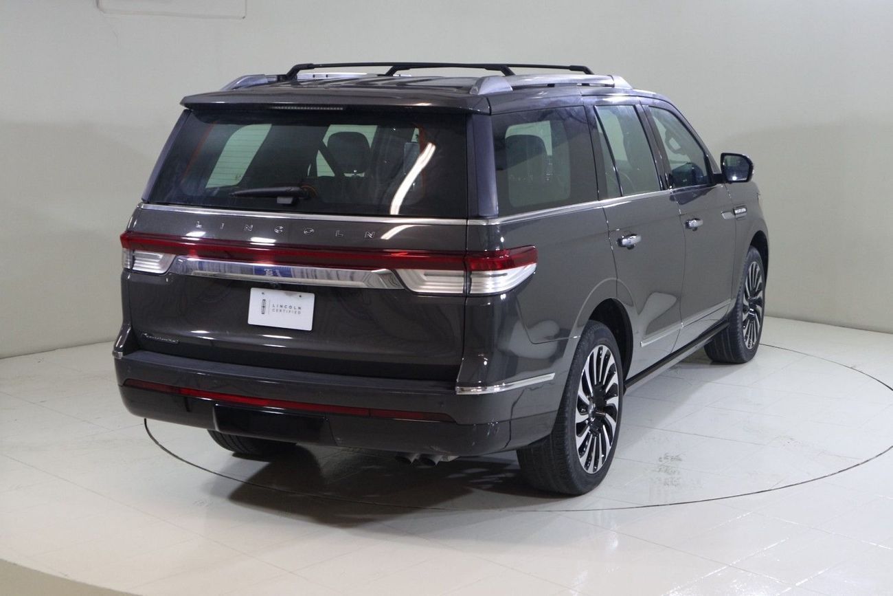 Lincoln Navigator PRESIDENTIAL 3.5L N1923 / AL TAYER MOTORS / AL QOUZ SHOWROOM