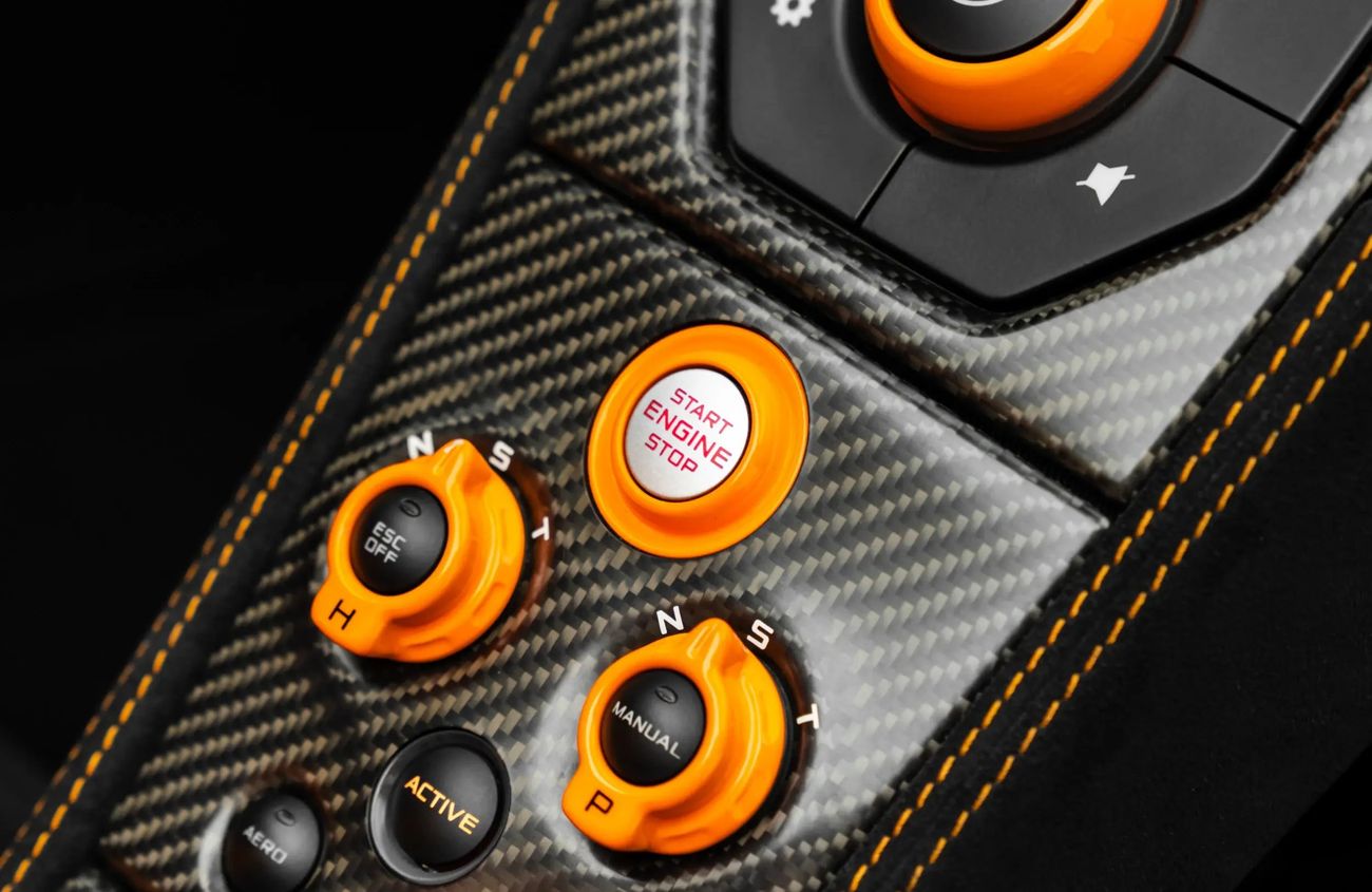 McLaren 675LT 3.8L V8 Twin-Turbocharged Engine