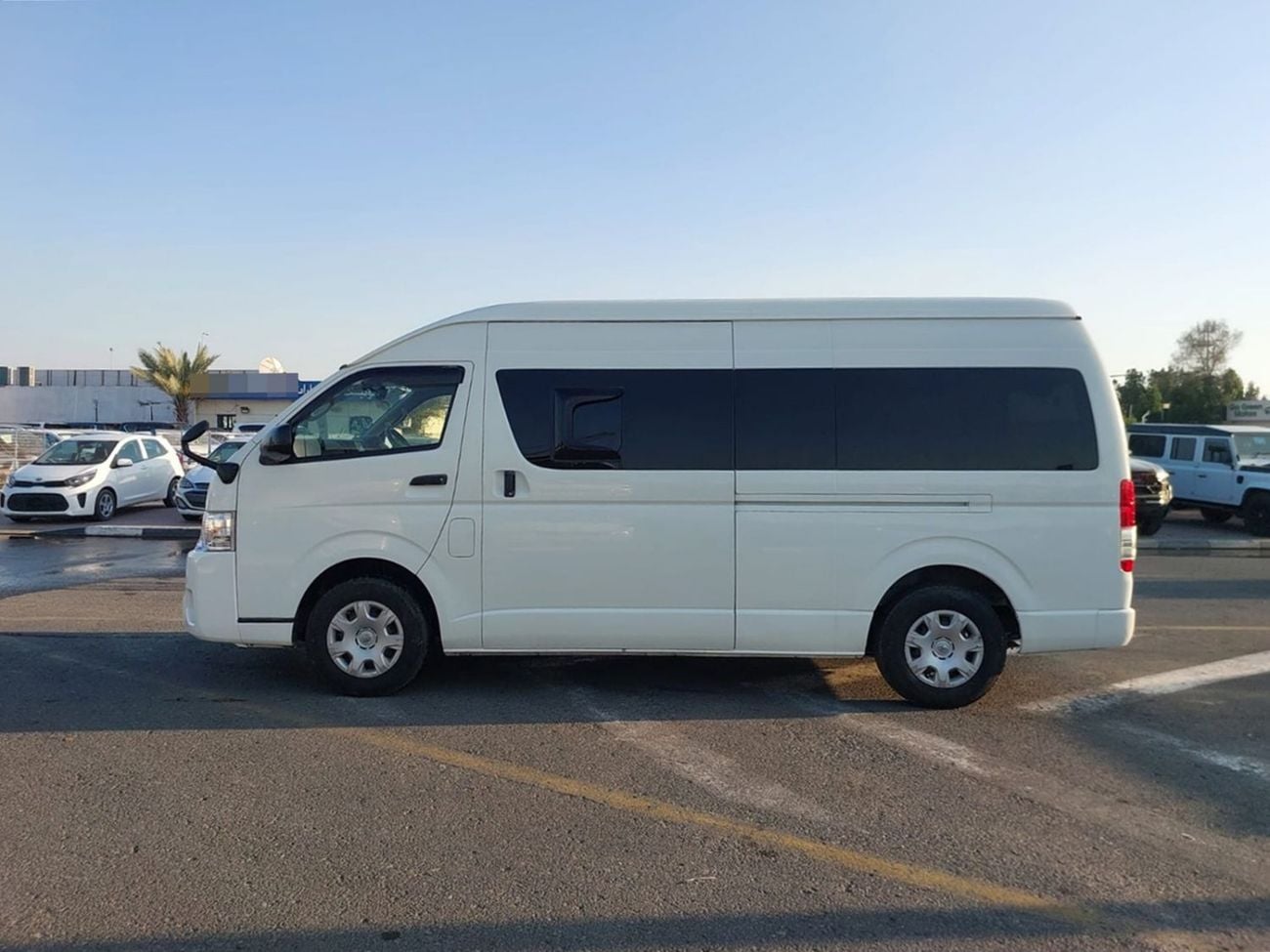 Toyota Hiace TOYOTA HIACE VAN RHD 2015 MODEL 3.0 L DIESEL AUTOMATIC(PM015396)
