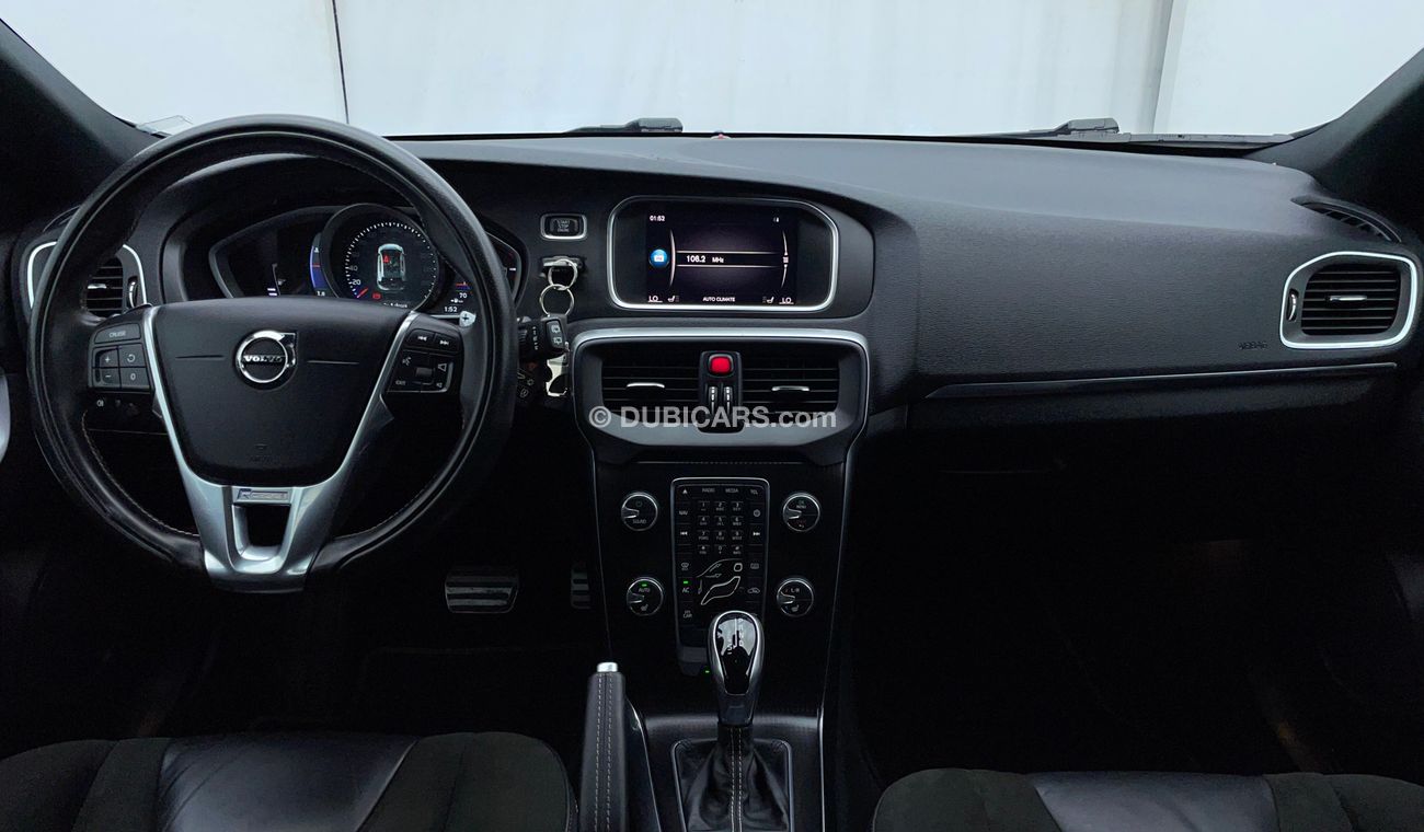 Volvo V40 T5 R DESIGN 2 | Under Warranty | Inspected on 150+ parameters