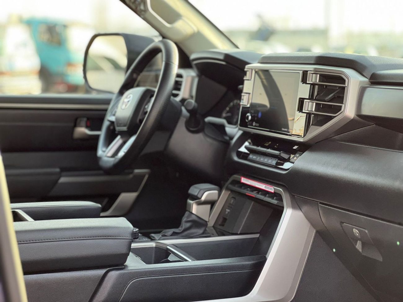 Toyota Tundra 2024 Toyota Tundra Crewmax SR5 - 3.4L V6  - AWD 4x4 - Rear Camera - Leather Seat - Low Mileage