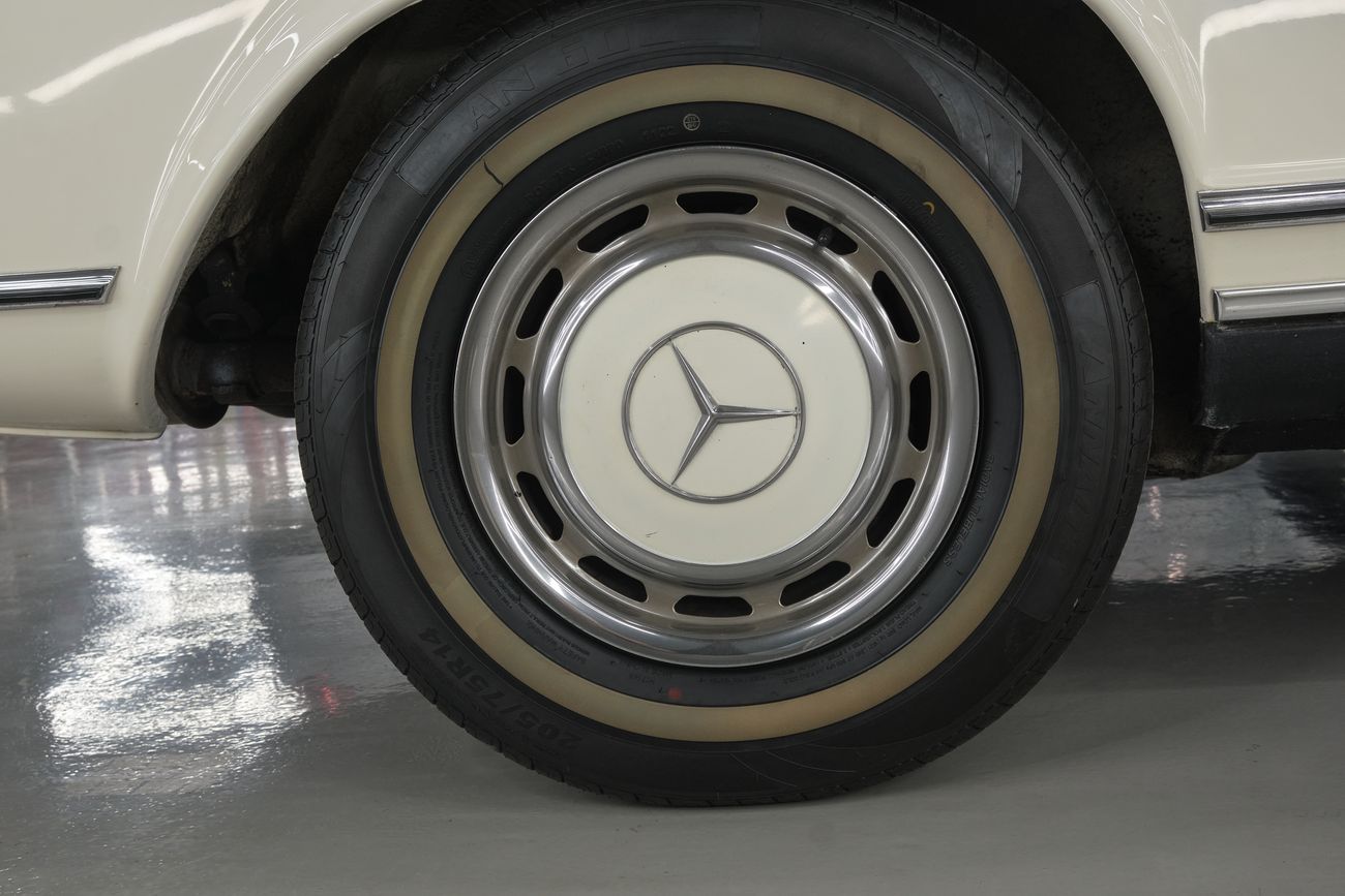 Mercedes-Benz 280 SL