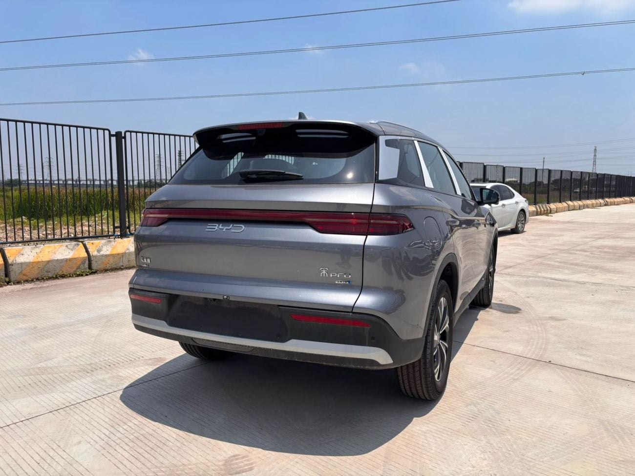 بي واي دي سونغ برو COMFORT DM-I Intelligent Driving Edition 115KM Excellent Type | For Export