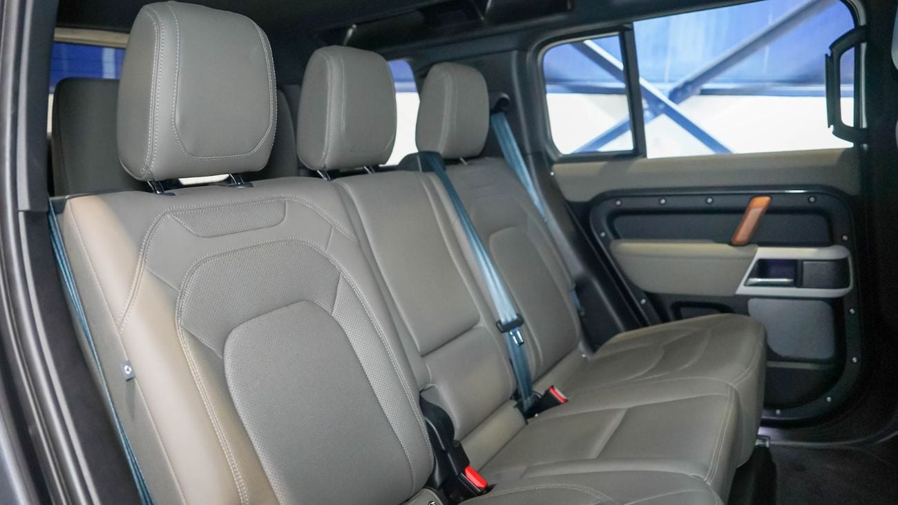 Land Rover Defender P400 110 HSE 3.0L (7 Seater) UAEs Very Best Example | 7 Seater Widetrack | AED 5,411 Per Month