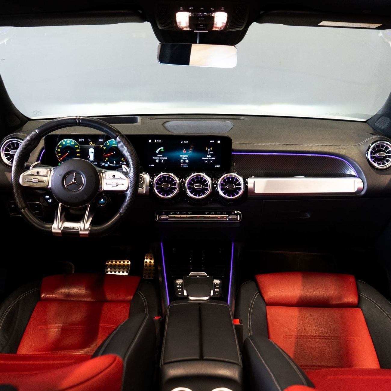 مرسيدس بنز GLB 35 AMG 4MATIC 2.0L (302 HP) AED 3,257 p.m • 0% Downpayment • Mercedes GLB 35 AMG • 1 Year Warranty