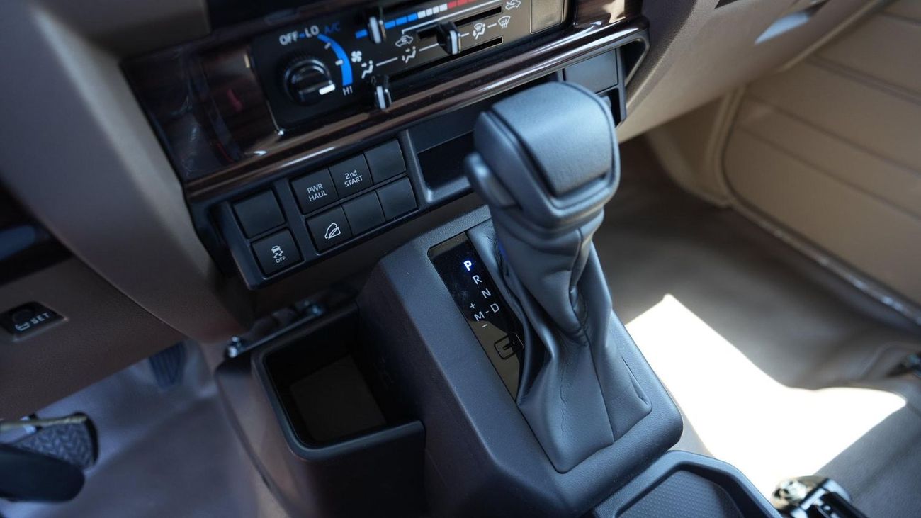 Toyota Land Cruiser Pick Up TOYOTA LC PICKUP DOUBLE CABIN 4.0L V6 AUTOMATIC TRANMISSION MODEL 2025 WITH DIFFLOCK