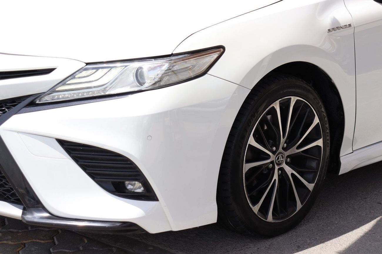 Toyota Camry 40TH Anniversary 3.5L Toyota Camry Grande Sport / 2019 / GCC / Free Accident / First Owner
