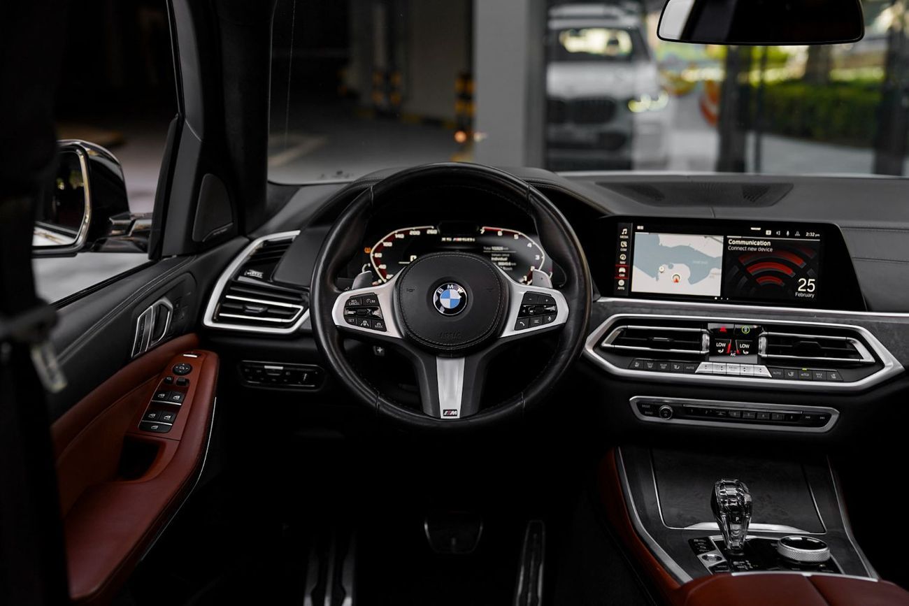 BMW X5 M50i EXCLUSIVE Fully loaded Original paint completely service History excellent condition