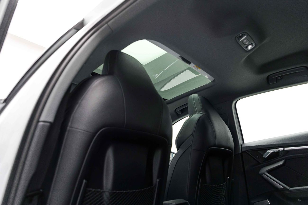 أودي A3 Sportback Flight Premium 1.5L - White Inside Black