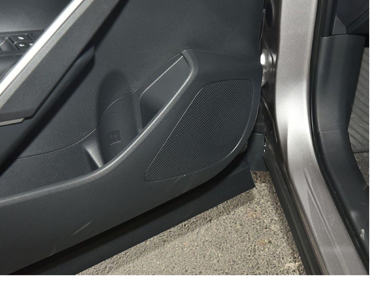 تويوتا كورولا كروس 2.0L HYBRID ELITE 2025