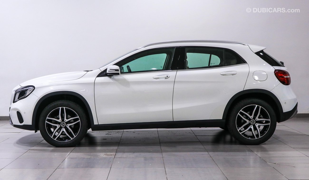 Mercedes-Benz GLA 200