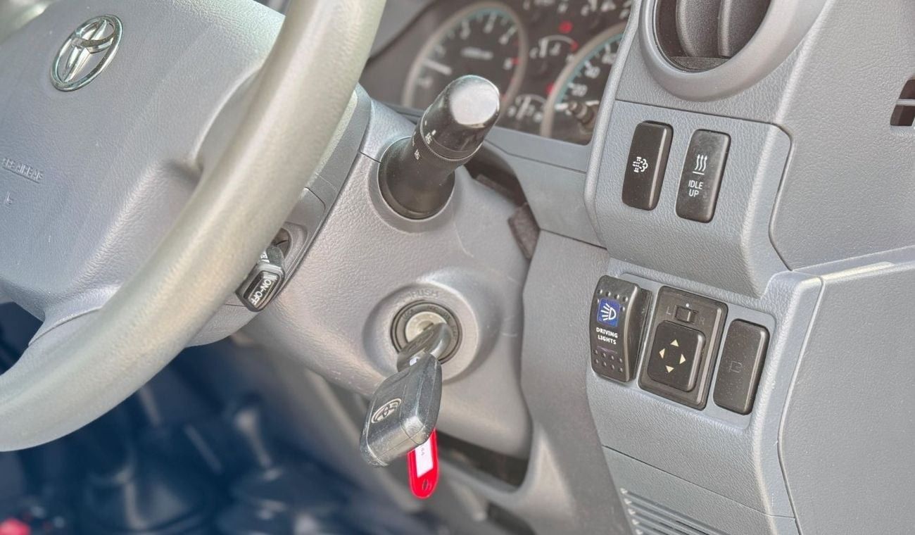 Toyota Land Cruiser Pick Up DOUBLE CABIN WITH PREMIUM ACCESSORIES MODIFICATION | RHD | 4.5L DIESEL ENGINE | (MT) | 2017