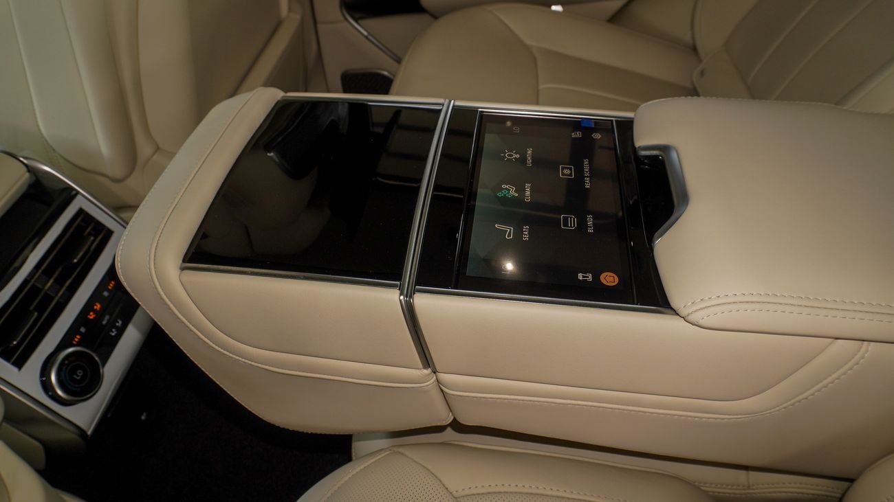 Land Rover Range Rover Range Rover P530 4.4P MHEV V8 Autobiography AWD Aut. GCC Spec (For Local plus 10%)