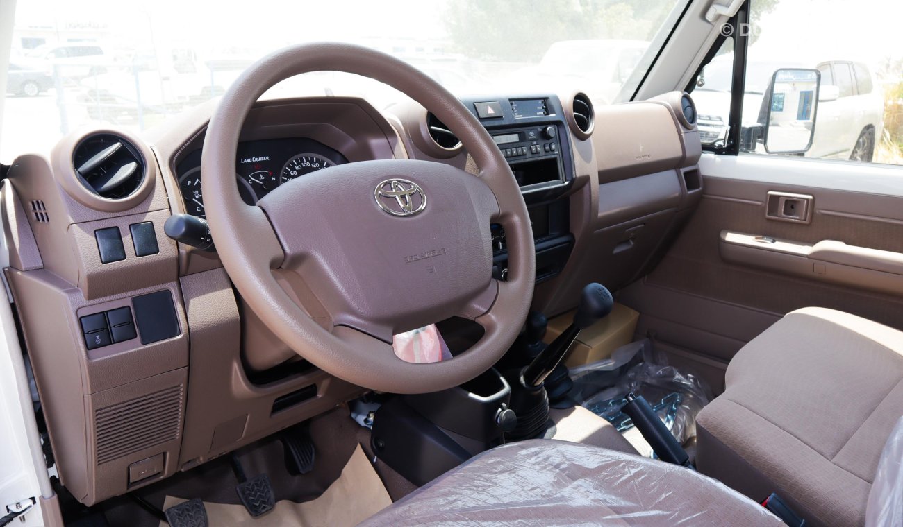 Toyota Land Cruiser Pick Up LX V8