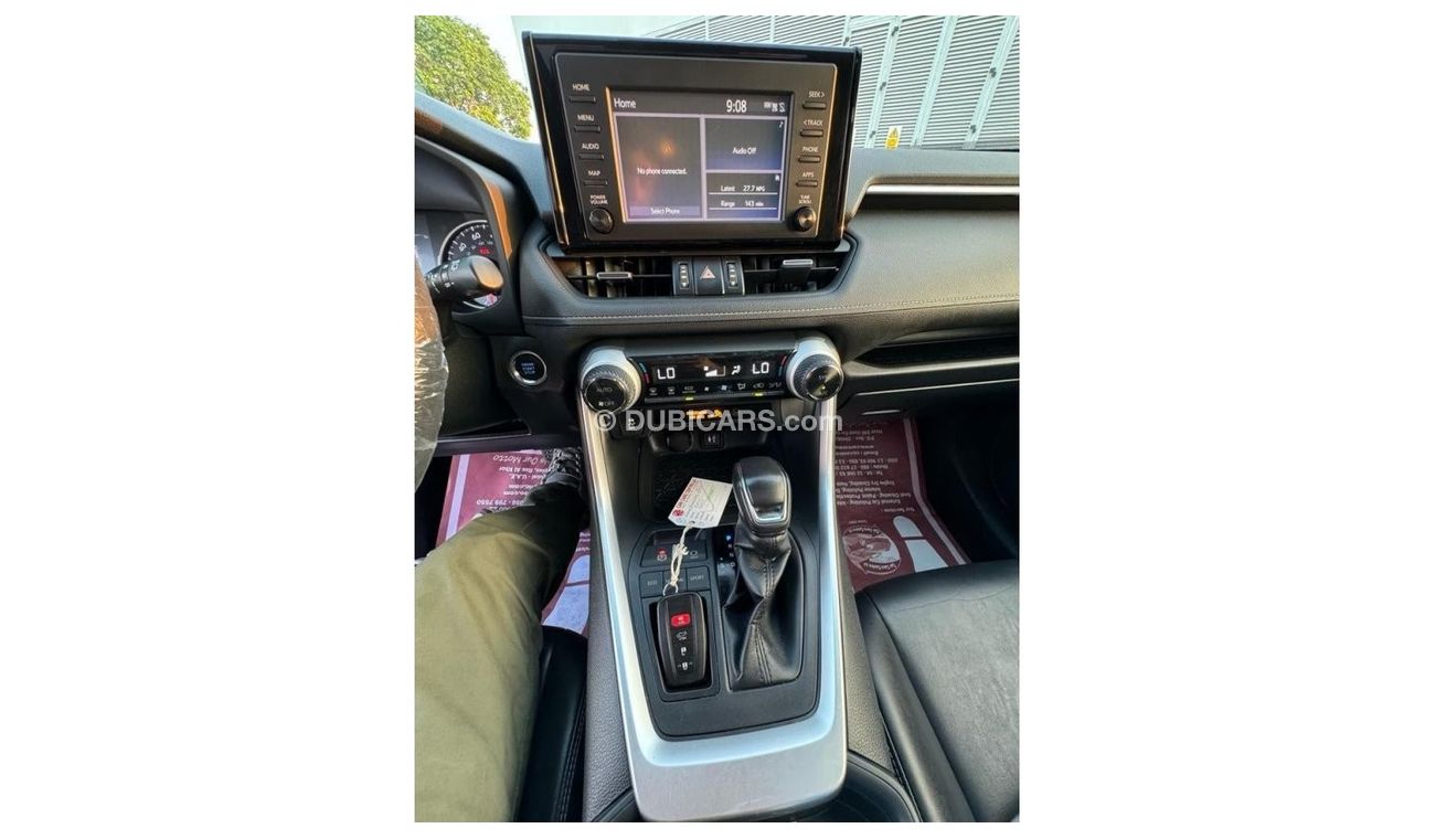 تويوتا راف ٤ XLE