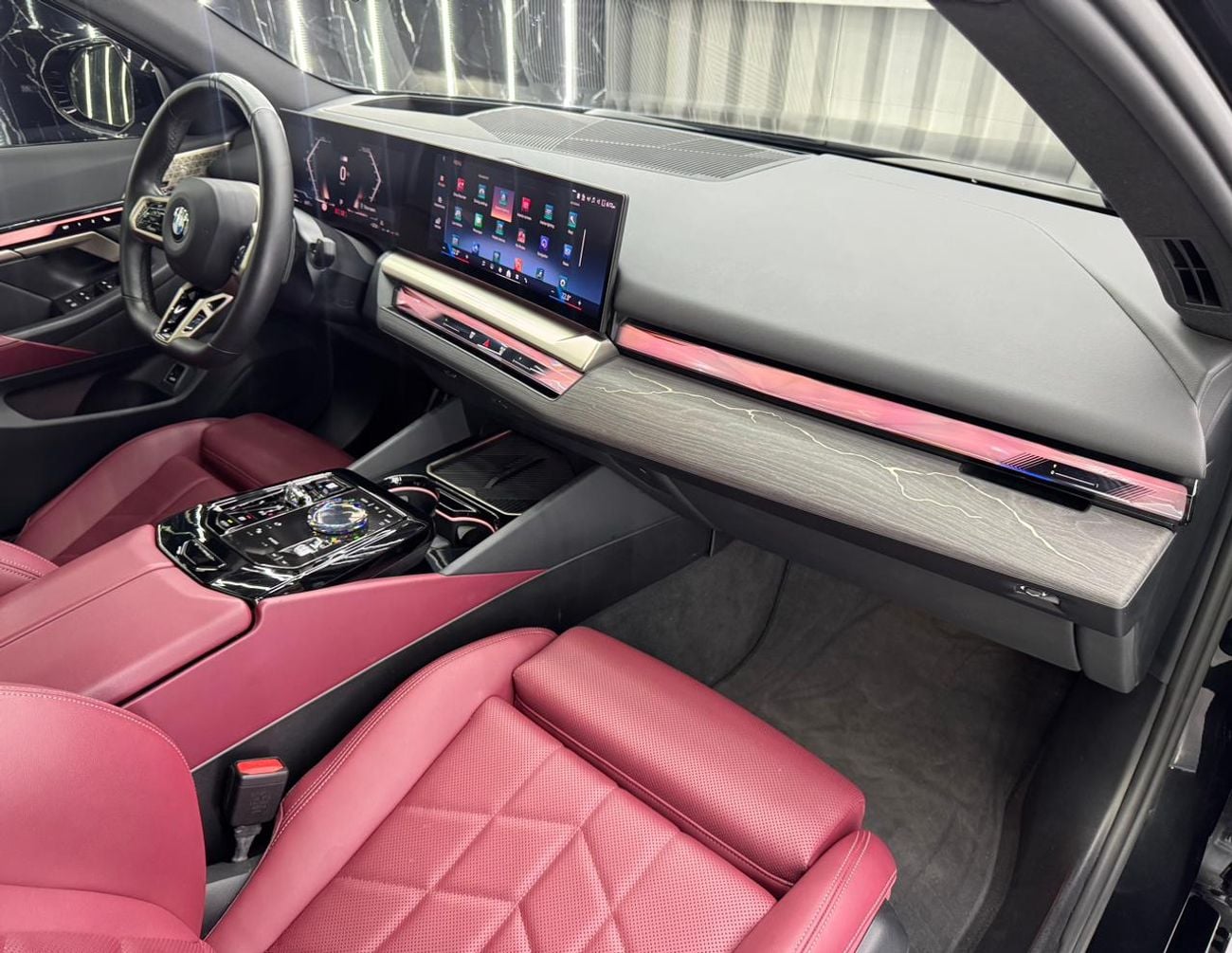 بي أم دبليو 520i 2.0 L, 8 Speed , RWD