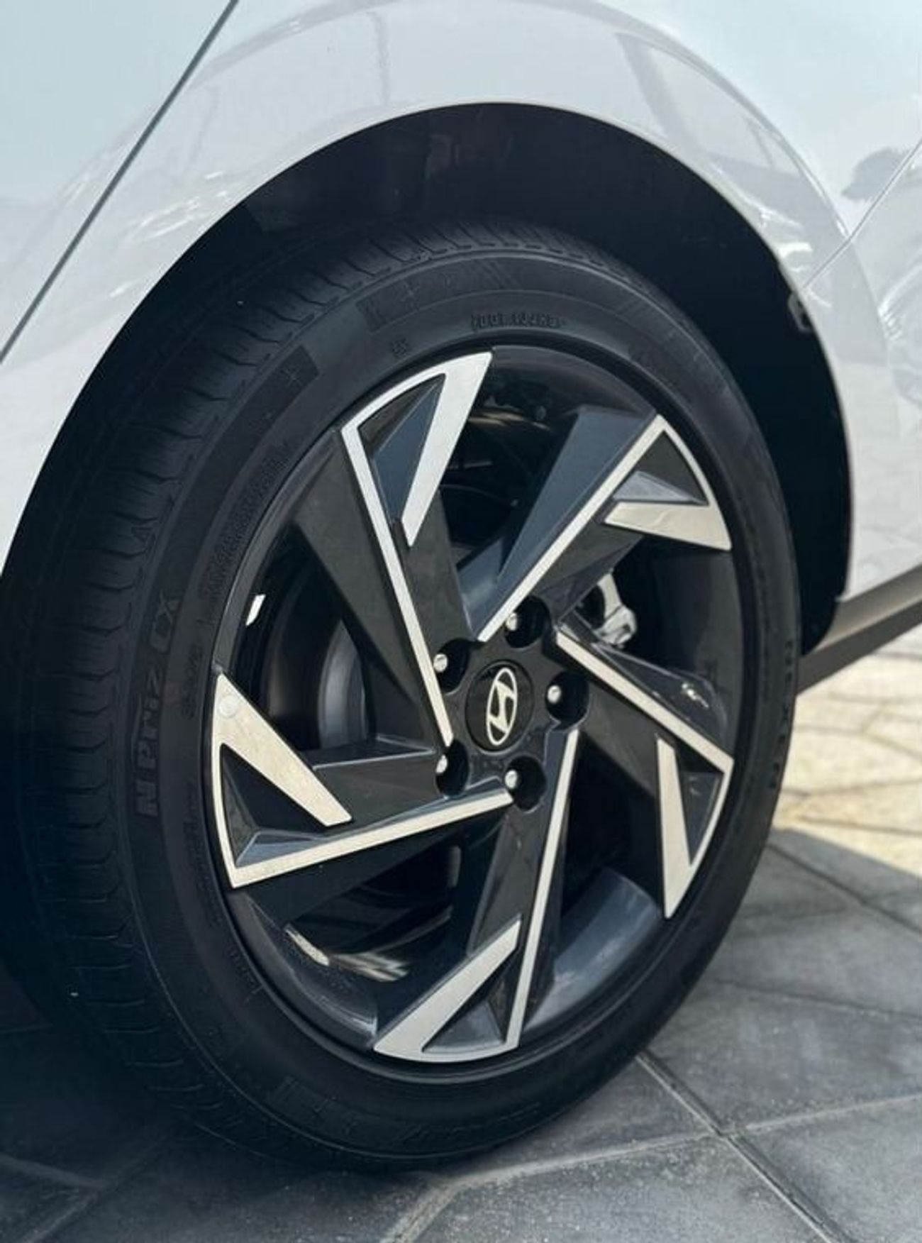 هيونداي إلانترا Comfort 1.6L