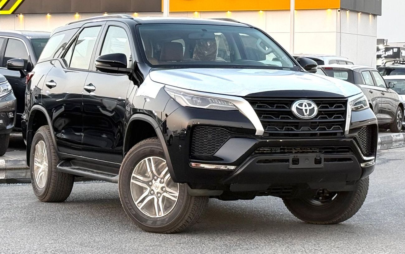 تويوتا فورتونر Toyota Fortuner 2026 Model 2.7 v4 petrol Engine Colour Black Transmission Automatic Interior. Tun 7s