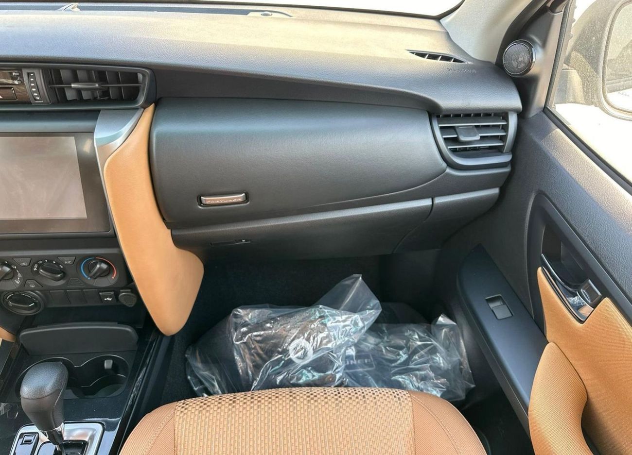 تويوتا فورتونر 2025 Toyota Fortuner 4x4 2.4L Diesel AT