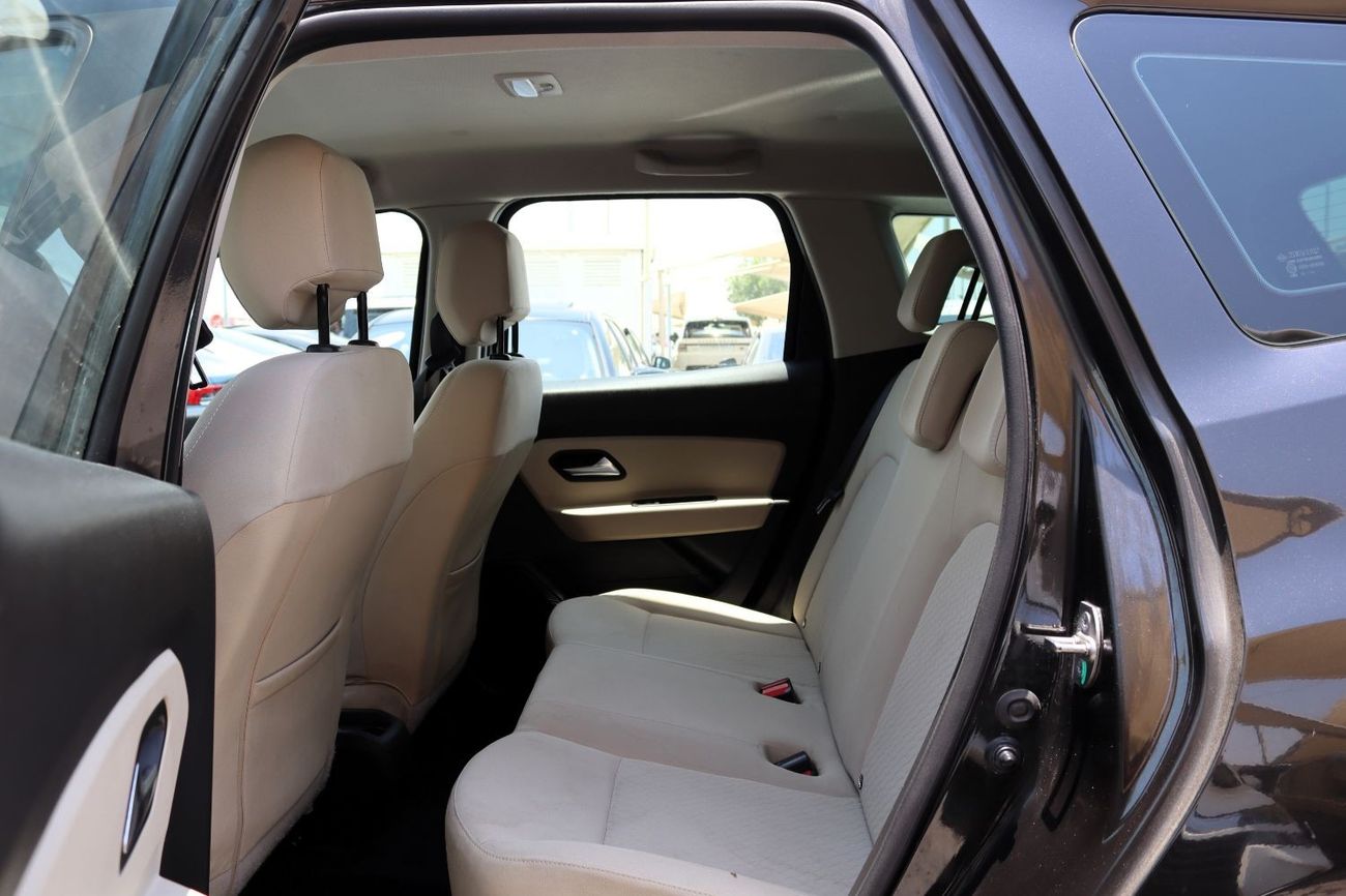 Renault Duster ACCIDENTS FREE - GCC - PERFECT CONDITION INSIDE OUT - ENGINE 1600 CC - FULL OPTION