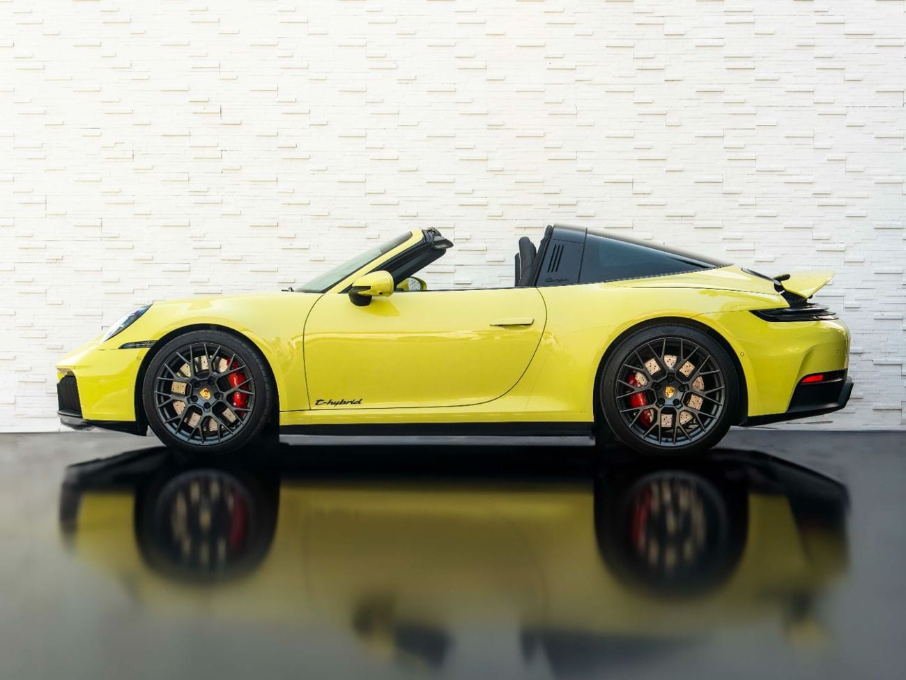 Porsche 911 Targa 4GTS 3.0L (450 HP)