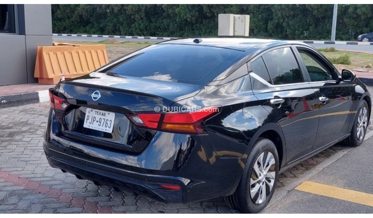 Nissan Altima SV Low mileage