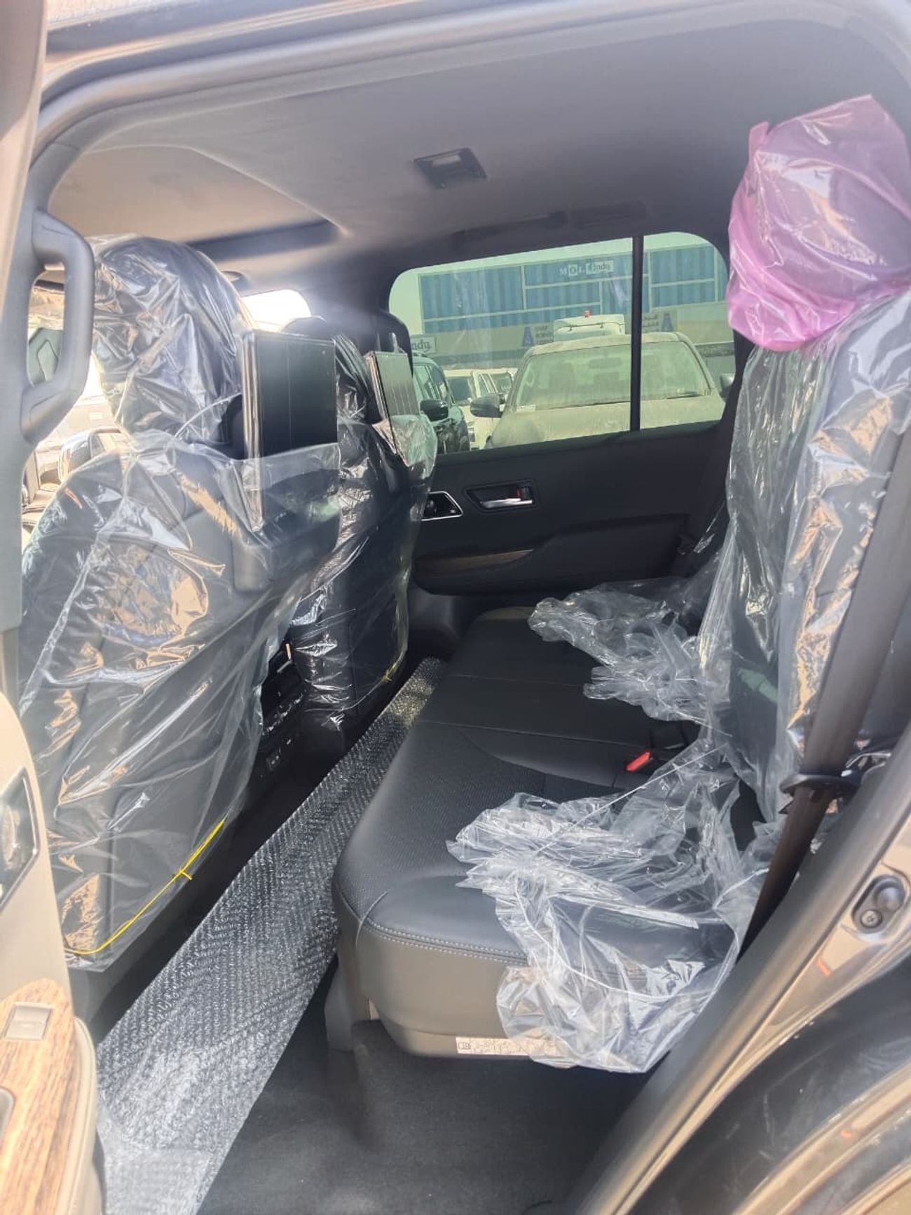 تويوتا لاند كروزر VXR 3.5L Petrol Automatic (EXPORT TO AFRICA ONLY)