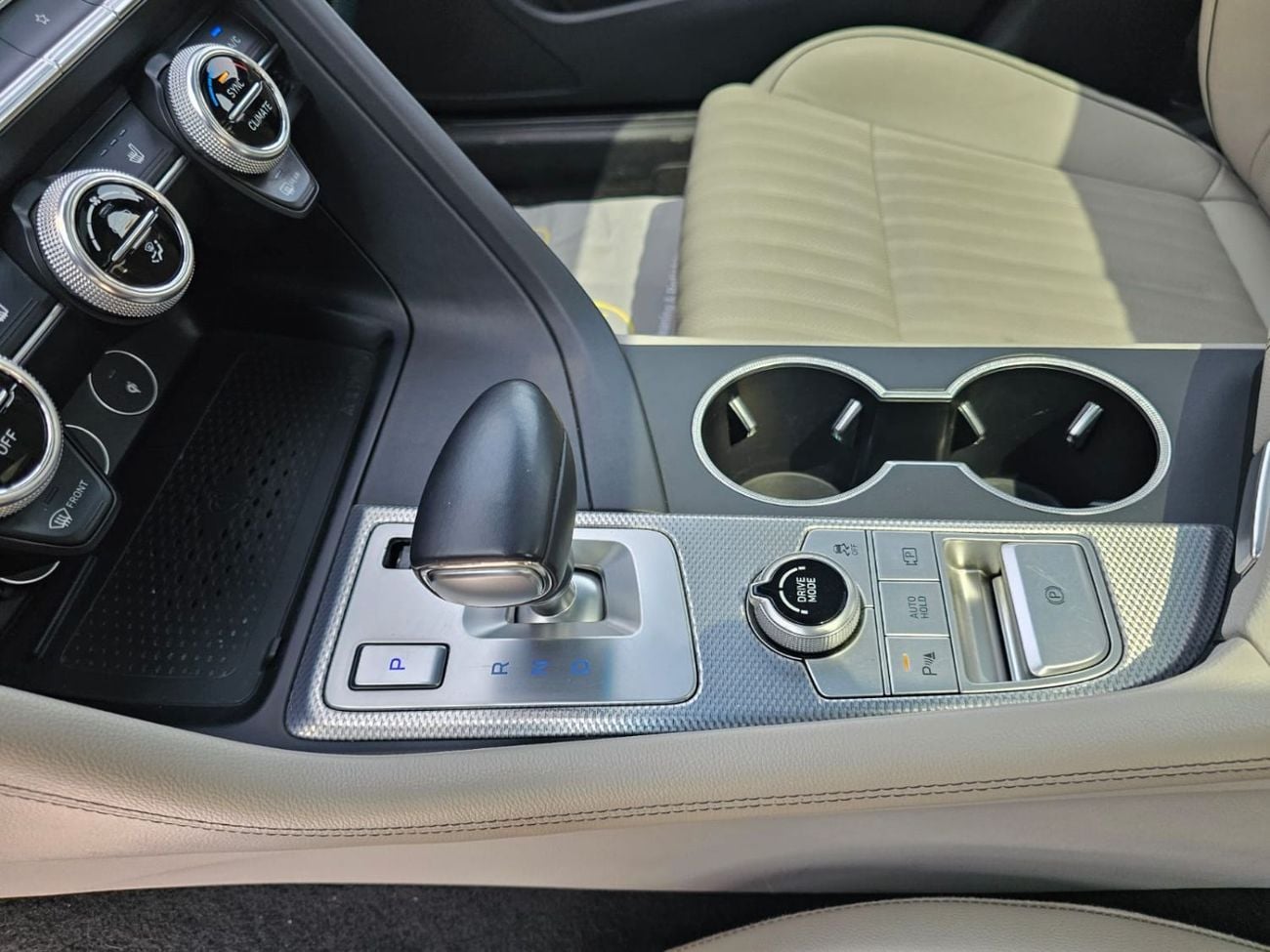 جينيسس G70 Prestige 2.0L AWD