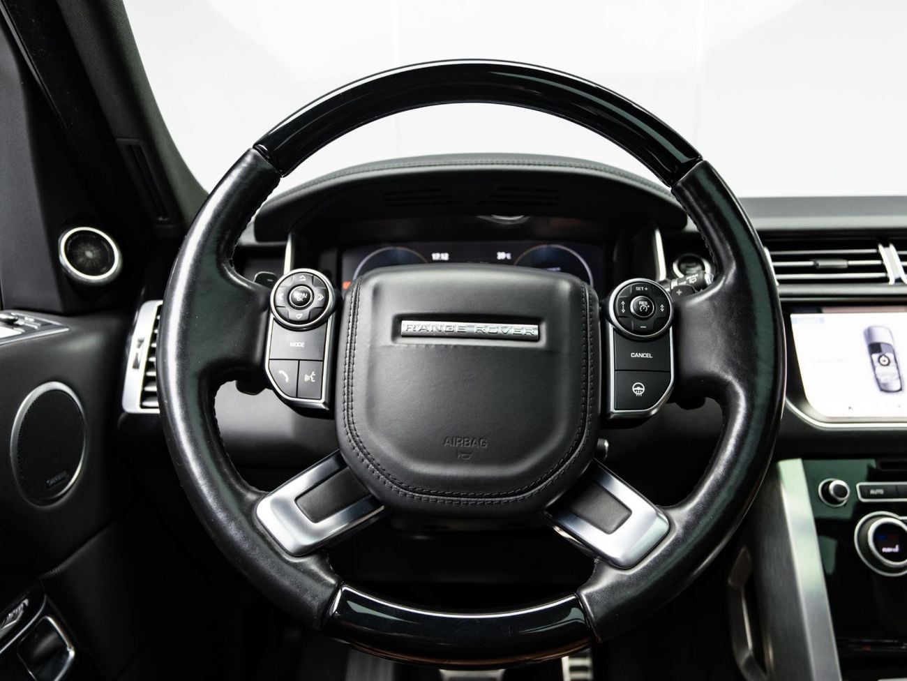 Land Rover Range Rover VOGUE SE BUY NOW, PAY 2027 | THE BLACKLINE STANDARD | 12 Month Blackline Warranty, GCC