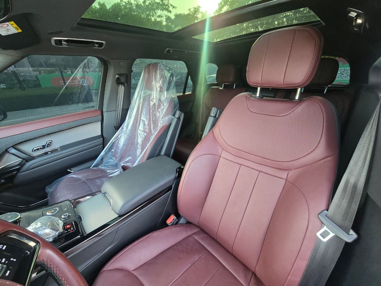 Land Rover Range Rover Sport Dynamic SE P400 3.0L RANGE ROVER SPORT DYNAMIC SE P400 2023 GCC // PERFECT CONDITION // LOW MILEAGE