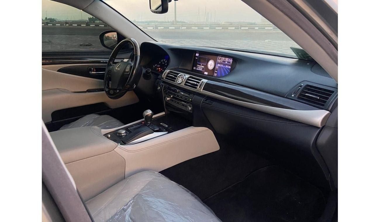 لكزس LS 460 Premier LWB 4.6L (382 HP)