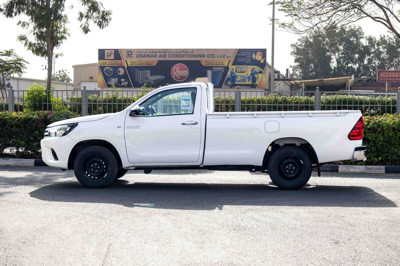 تويوتا هيلوكس Single Cab 2.4L Manual - Super White Inside Maroon | Export Only