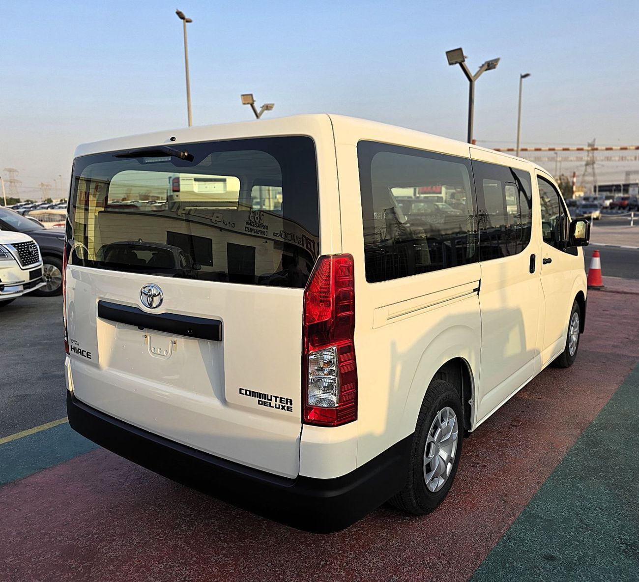 Toyota Hiace Toyota Hiace Std Roof Newshap 2.8l Diesel M/T 15 Seats White Color 2025 Model